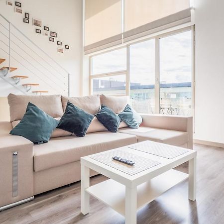 El Ventero Apartment - Elegante Apt Para 5 Con Terraza, Wi-Fi Y Aparcamiento En La Calle Camarma de Esteruelas Kültér fotó