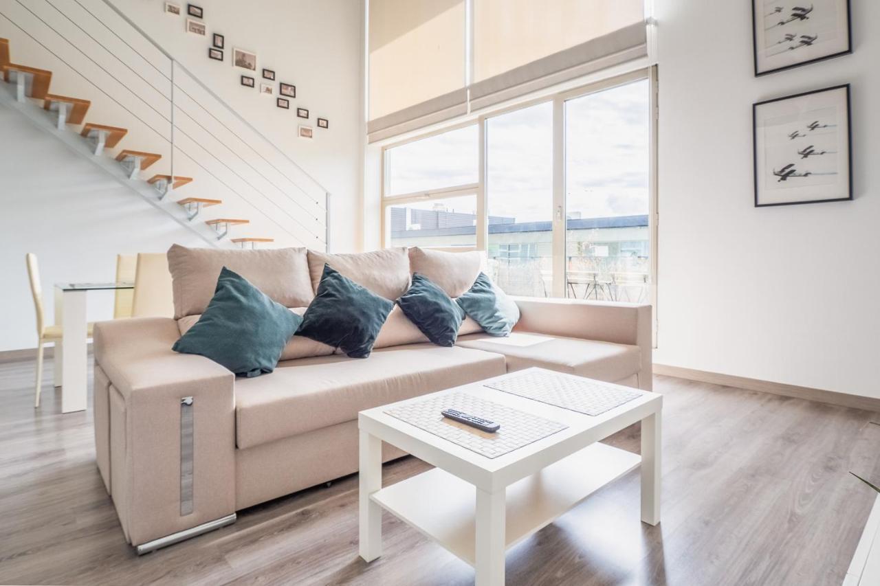 El Ventero Apartment - Elegante Apt Para 5 Con Terraza, Wi-Fi Y Aparcamiento En La Calle Camarma de Esteruelas Kültér fotó