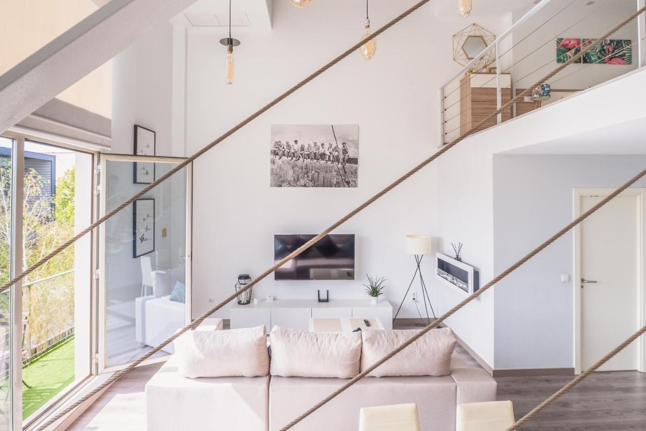 El Ventero Apartment - Elegante Apt Para 5 Con Terraza, Wi-Fi Y Aparcamiento En La Calle Camarma de Esteruelas Kültér fotó