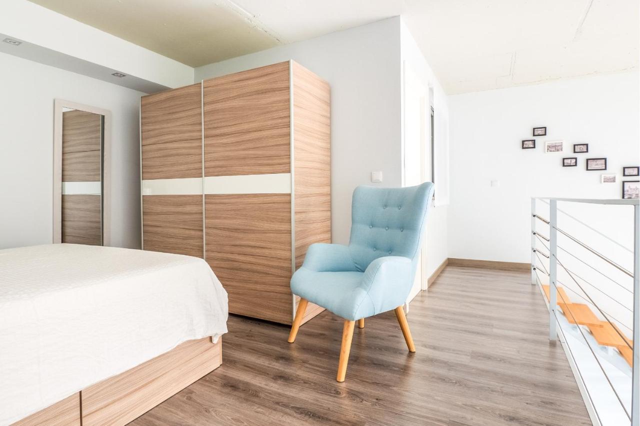 El Ventero Apartment - Elegante Apt Para 5 Con Terraza, Wi-Fi Y Aparcamiento En La Calle Camarma de Esteruelas Kültér fotó