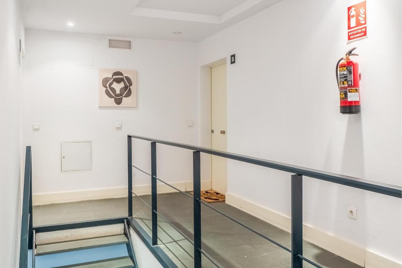 El Ventero Apartment - Elegante Apt Para 5 Con Terraza, Wi-Fi Y Aparcamiento En La Calle Camarma de Esteruelas Kültér fotó