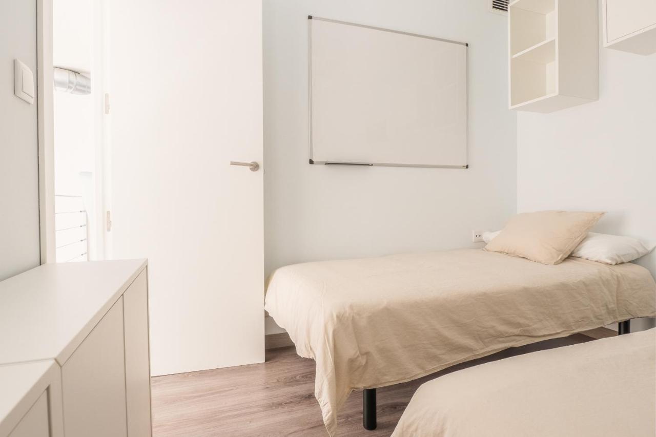 El Ventero Apartment - Elegante Apt Para 5 Con Terraza, Wi-Fi Y Aparcamiento En La Calle Camarma de Esteruelas Kültér fotó