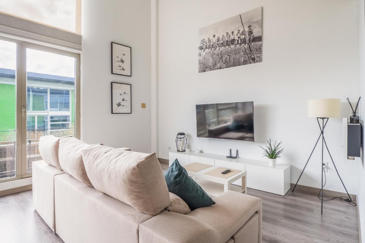 El Ventero Apartment - Elegante Apt Para 5 Con Terraza, Wi-Fi Y Aparcamiento En La Calle Camarma de Esteruelas Kültér fotó
